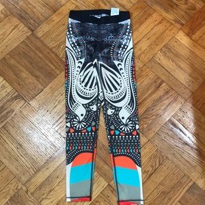 NWOT Nike Pro Women’s City Edition Leggings